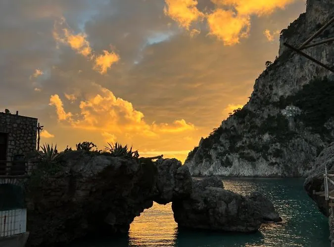 Magic House On The * Capri